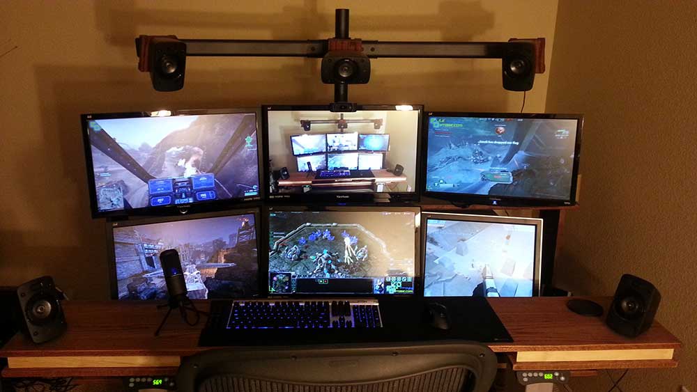The Official Desk of 1337 Pwnage